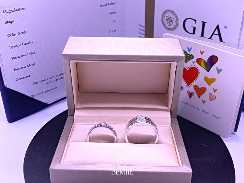 Nhẫn cưới hột xoàn đẹp vàng trắng 2023