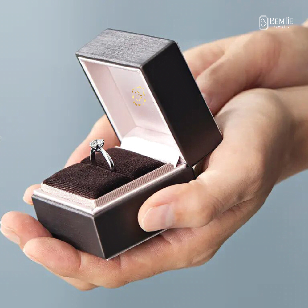 Dịch Vụ Miễn Phí Vận Chuyển Và Hoàn Trả